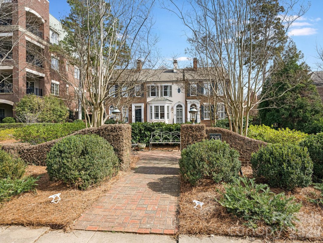 2315 Selwyn Avenue