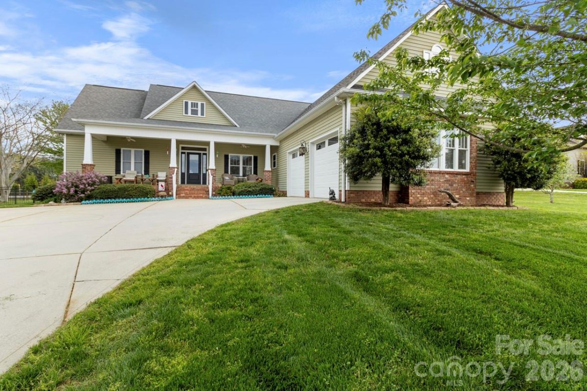 557 Luther Drive