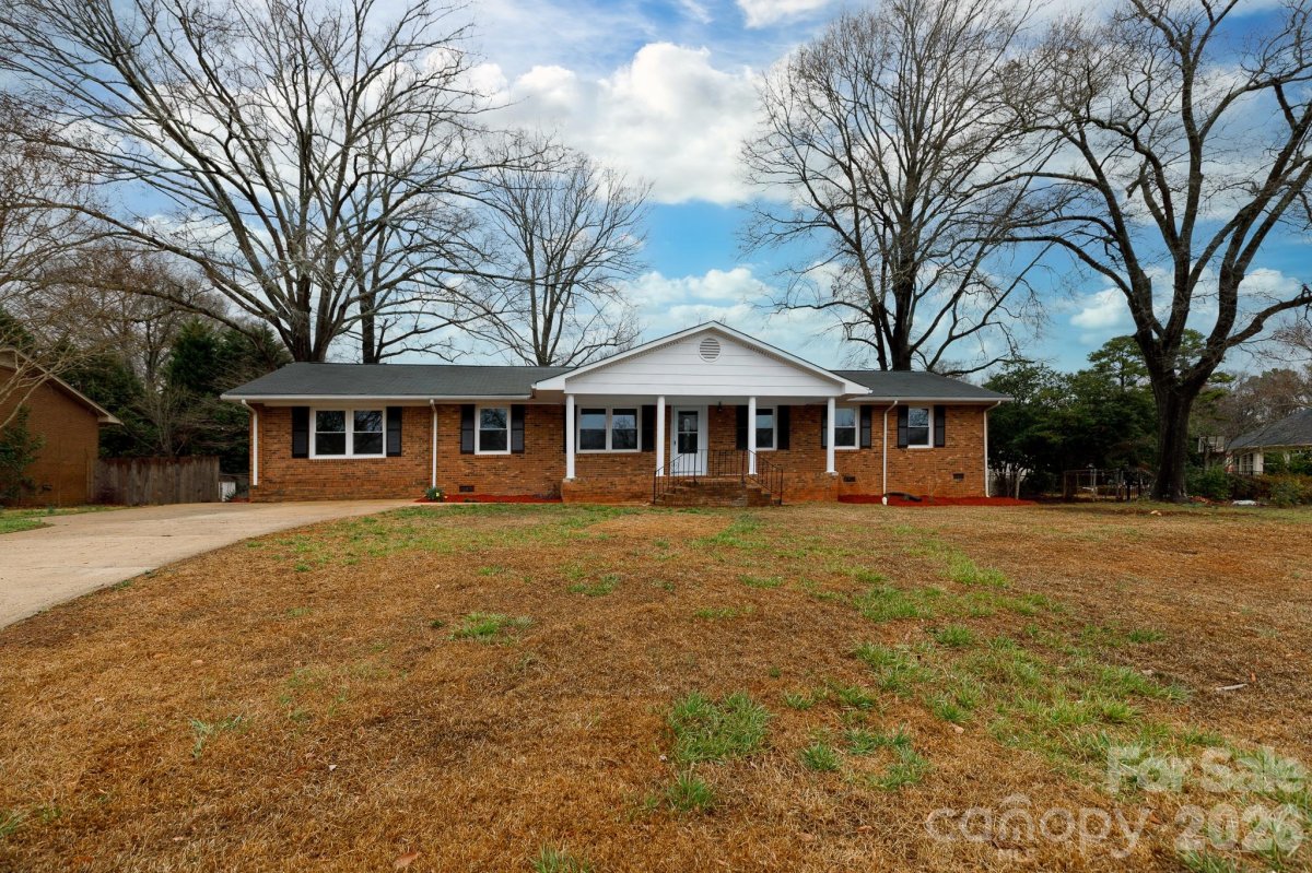 1621 Stonehill Place
