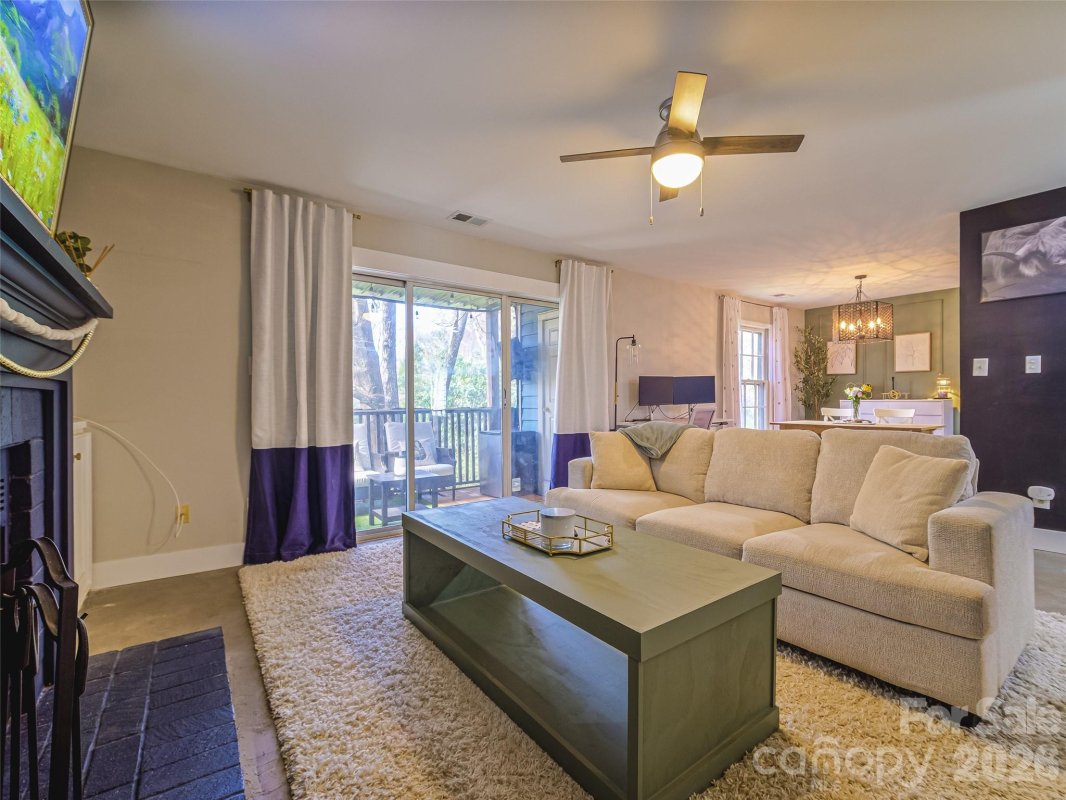 3300 Selwyn Farms Lane 5