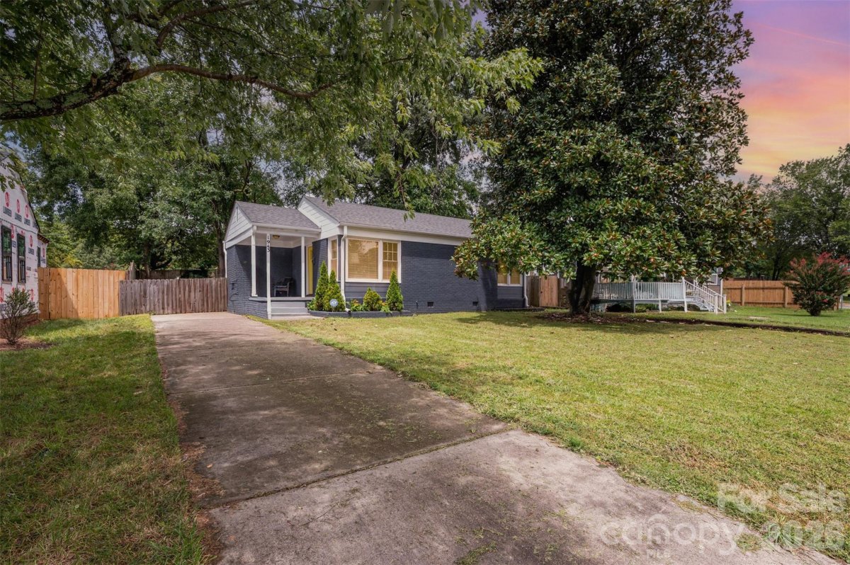 1943 Academy Street