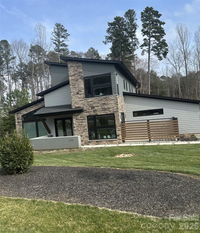 209 Webbed Foot Road