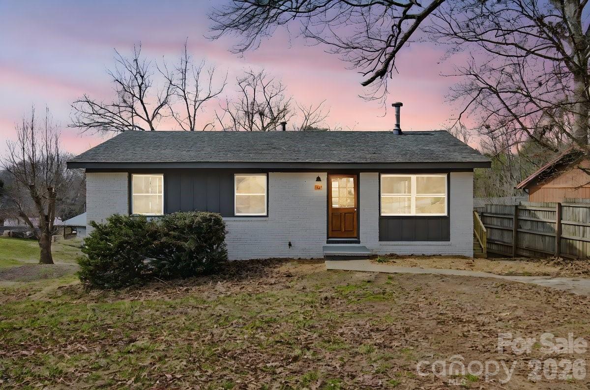 40 Evelake Drive