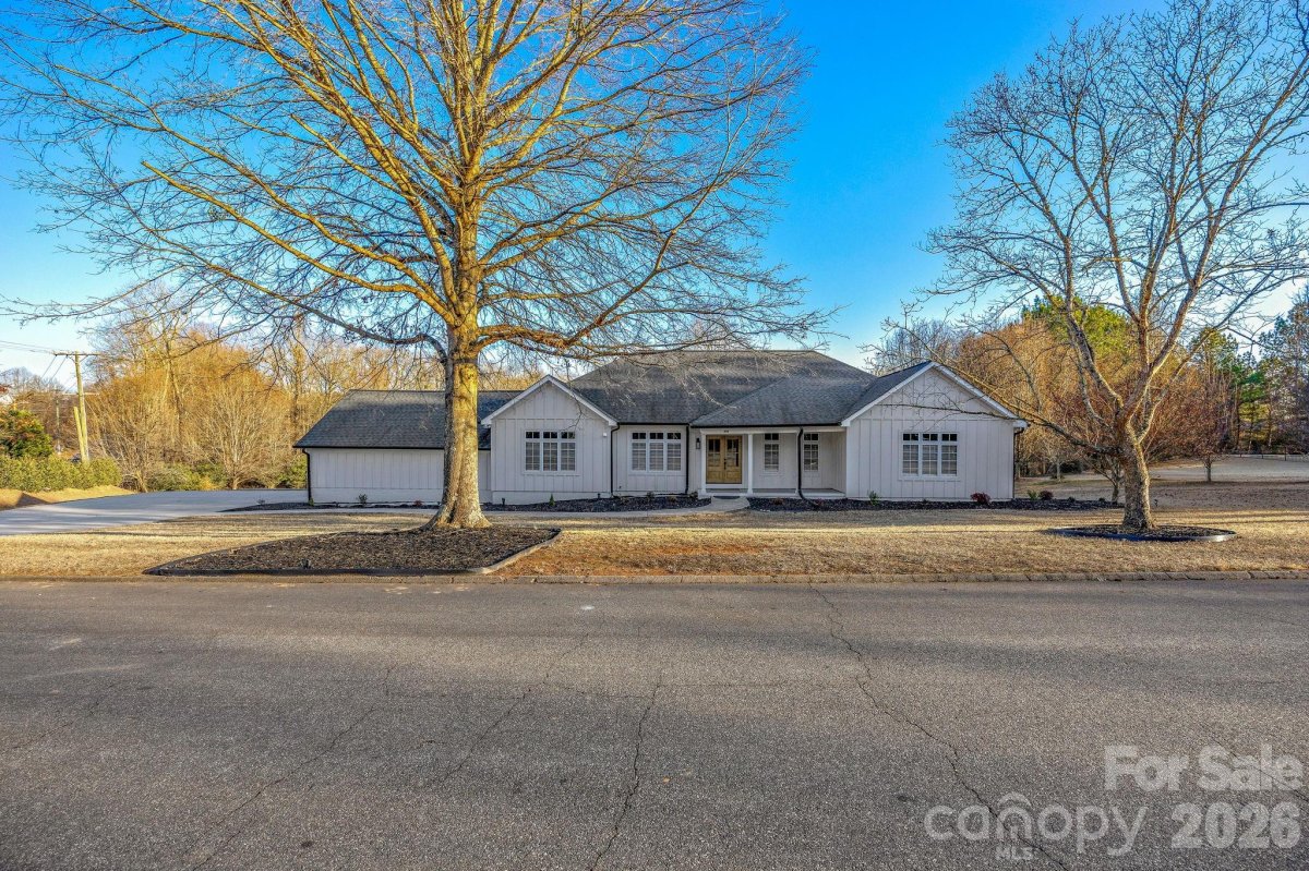 1 Sweetbriar Court
