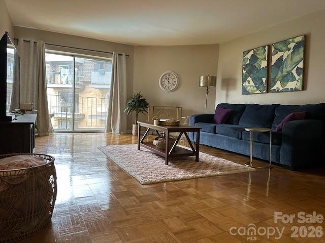 1323 Queens Road