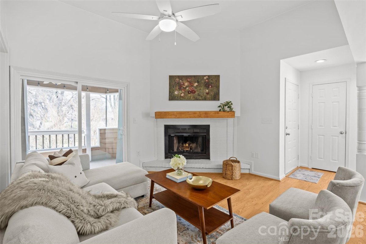 413 W 8th Street