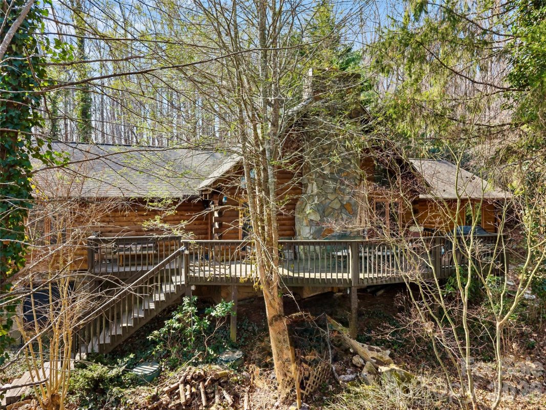 6 Ravenwood Lane