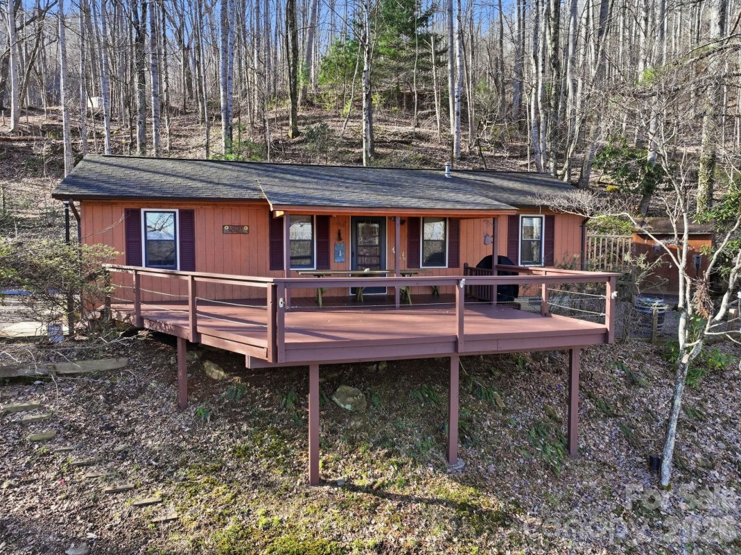186 Greentree Lane
