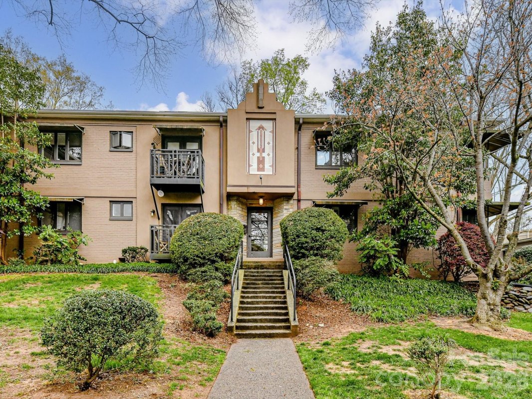 217 N Dotger Avenue
