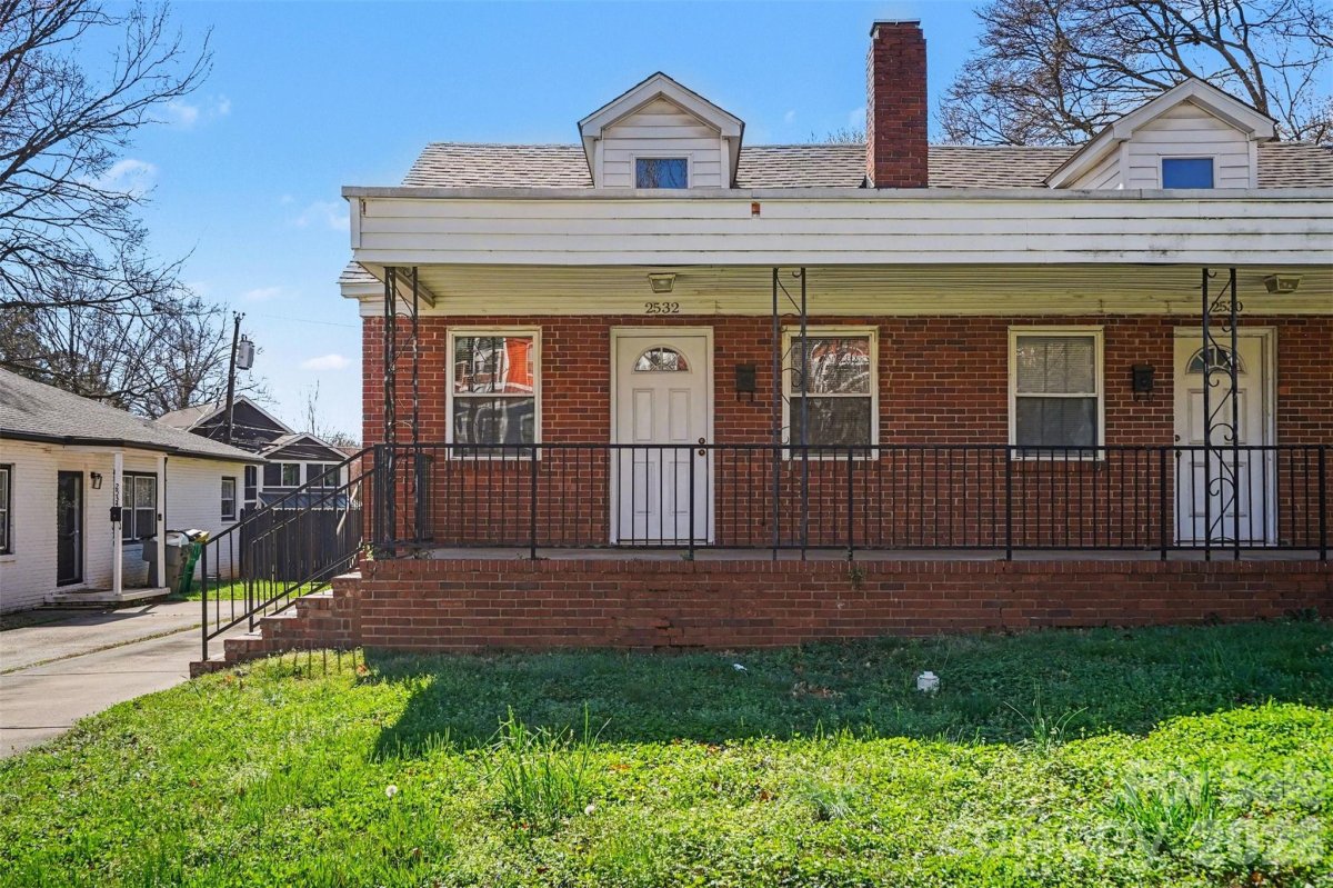 2530 E 7th Street