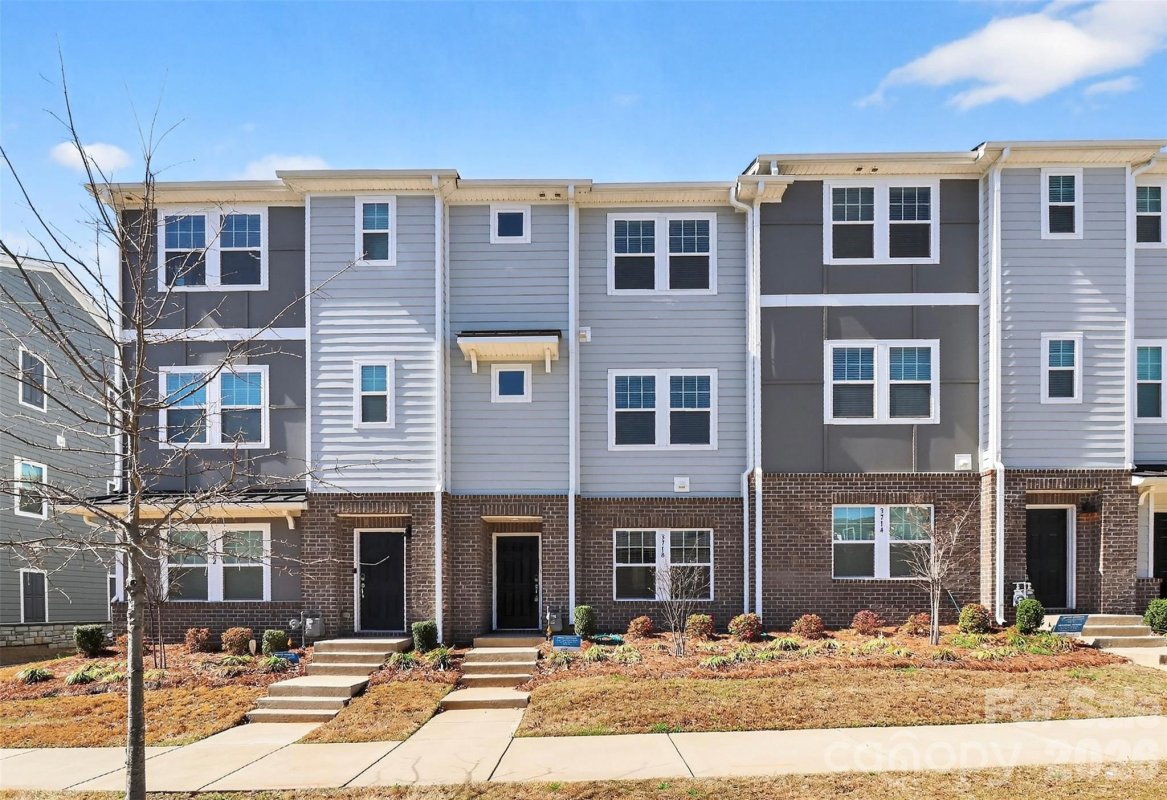 3718 Memorial Parkway