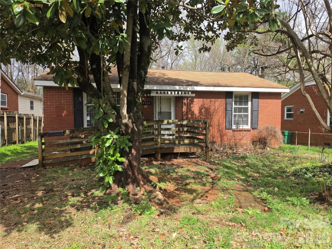 1921 Finchley Drive