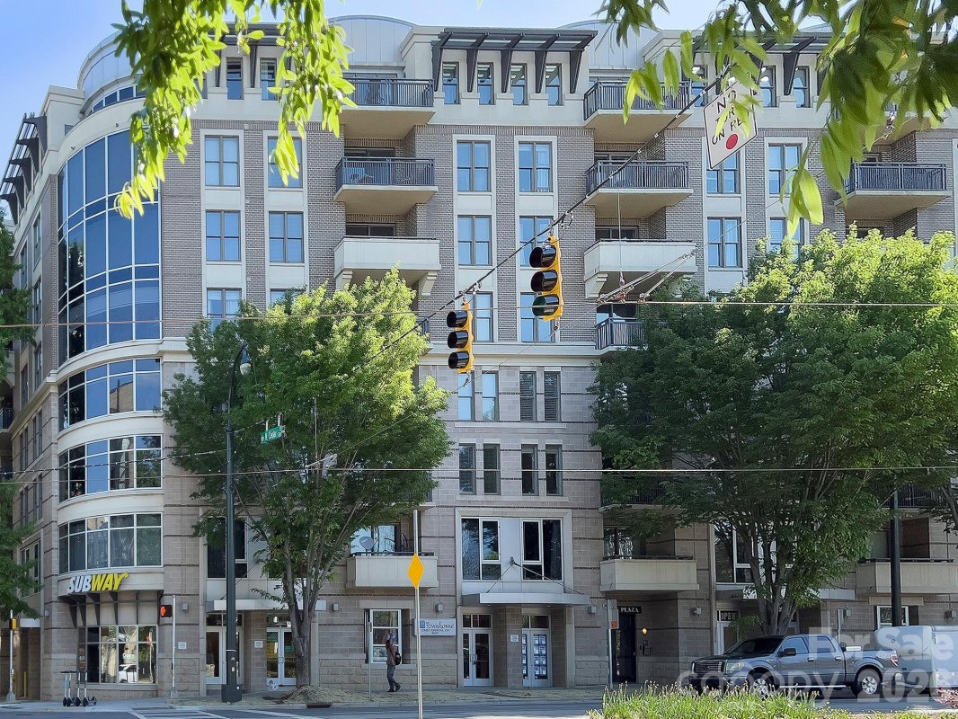 718 W Trade Street