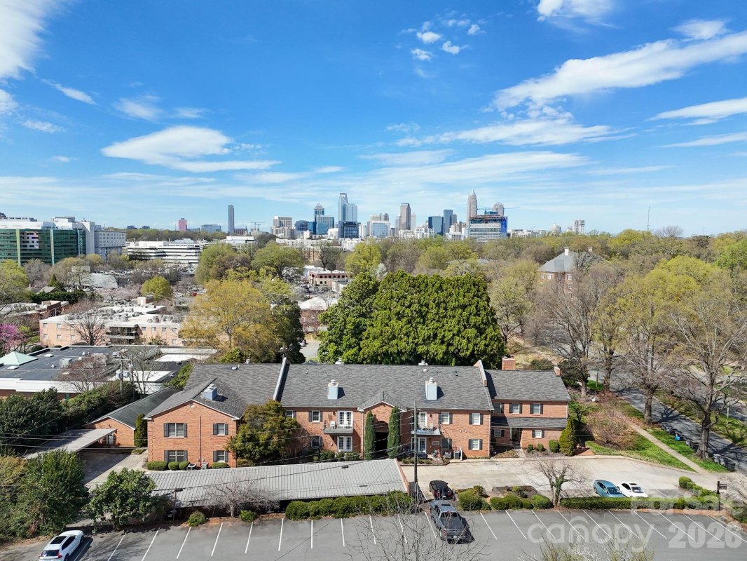 1016 Queens Road