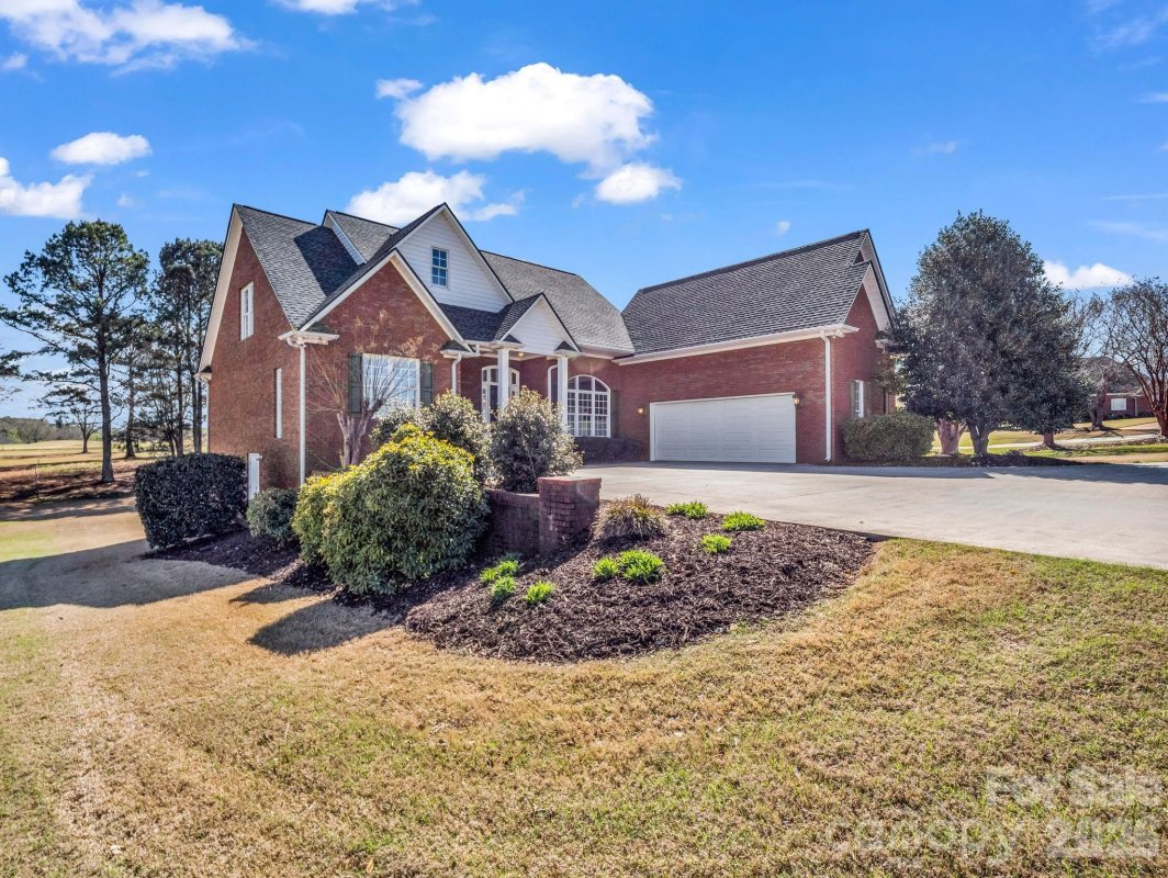 139 N Woodfin Ridge Drive