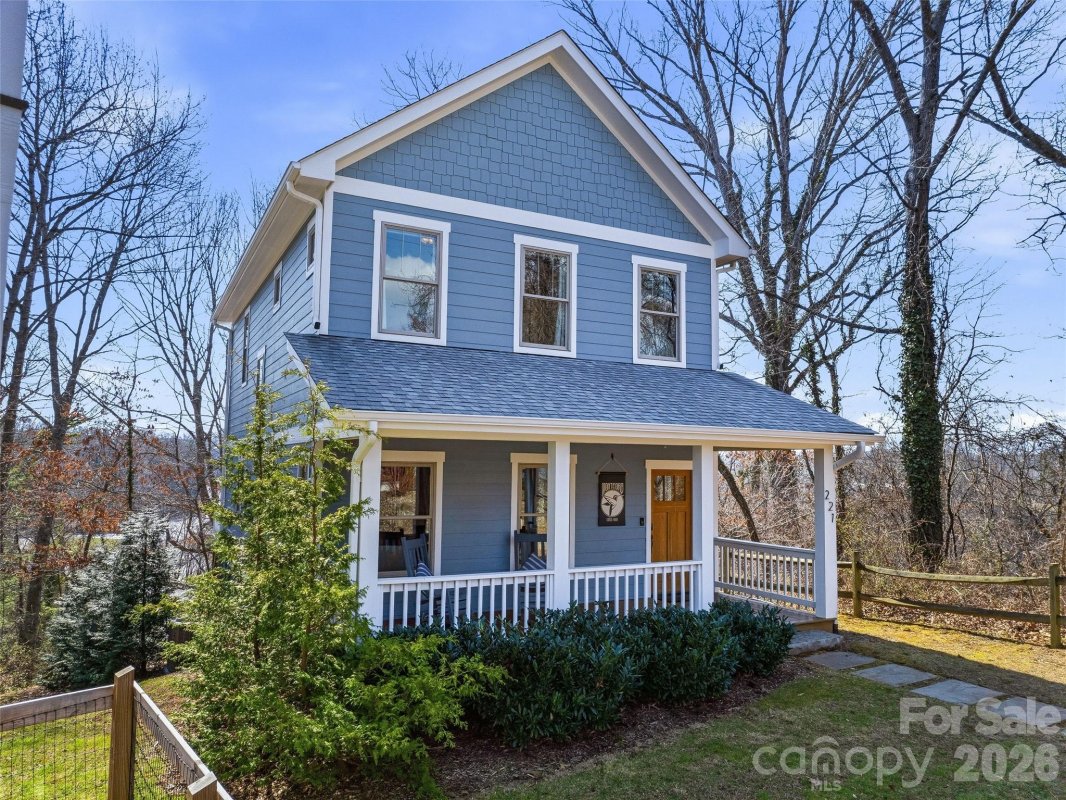 221 Courtland Place