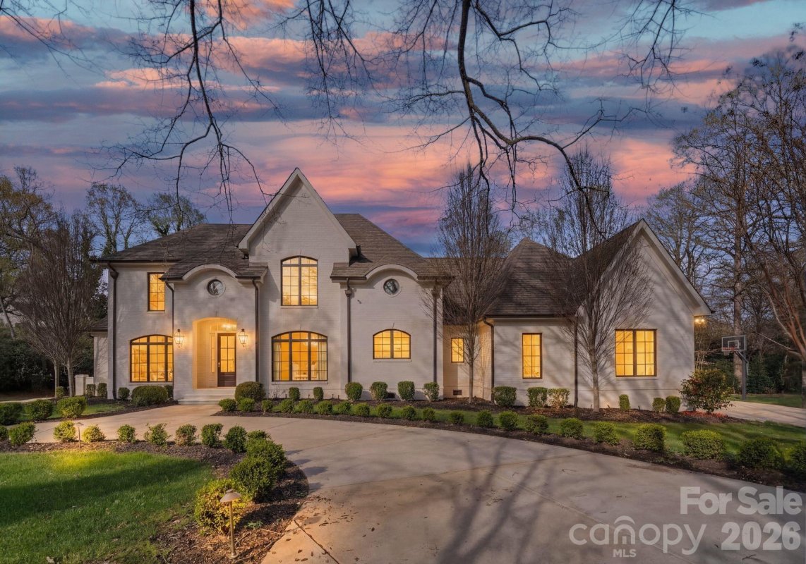 2043 Sharon Lane