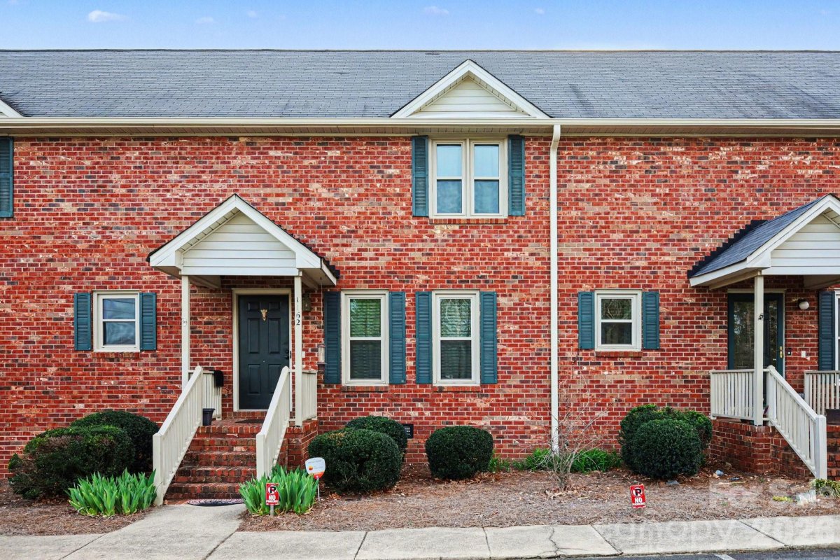 1162 Crestmont Drive
