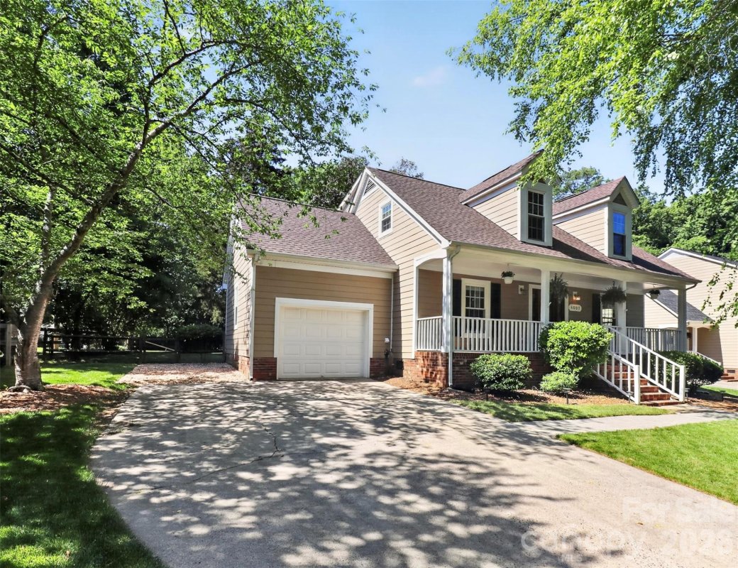 4007 Meadowridge Drive