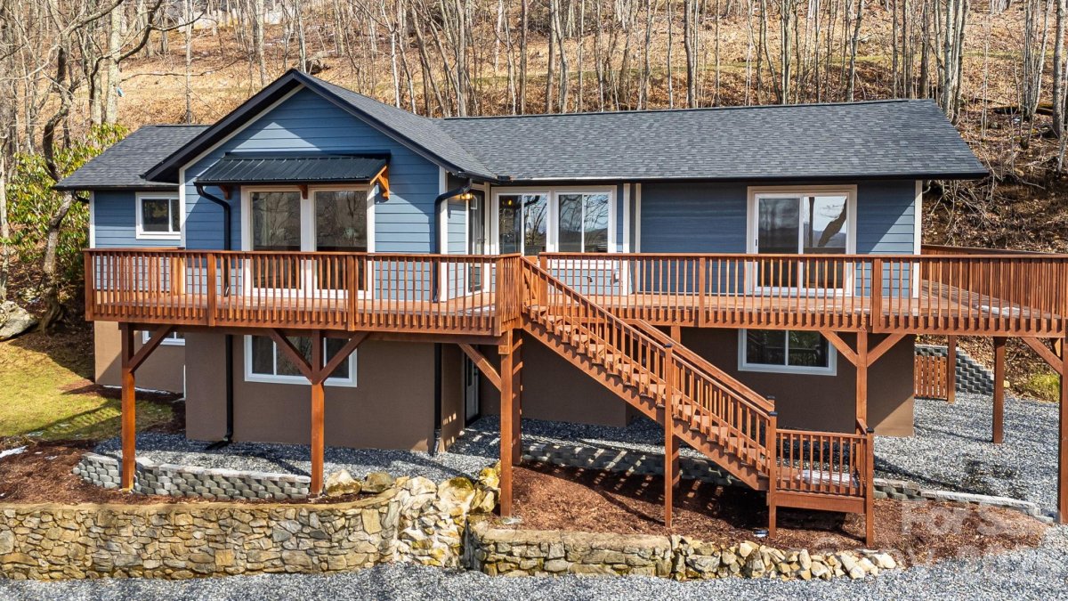 1065 Oak Ridge Lane