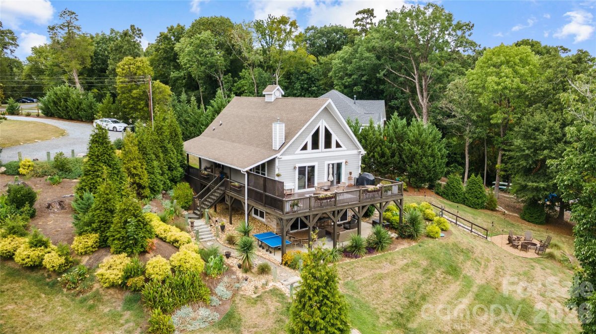 8428 Island Point Road