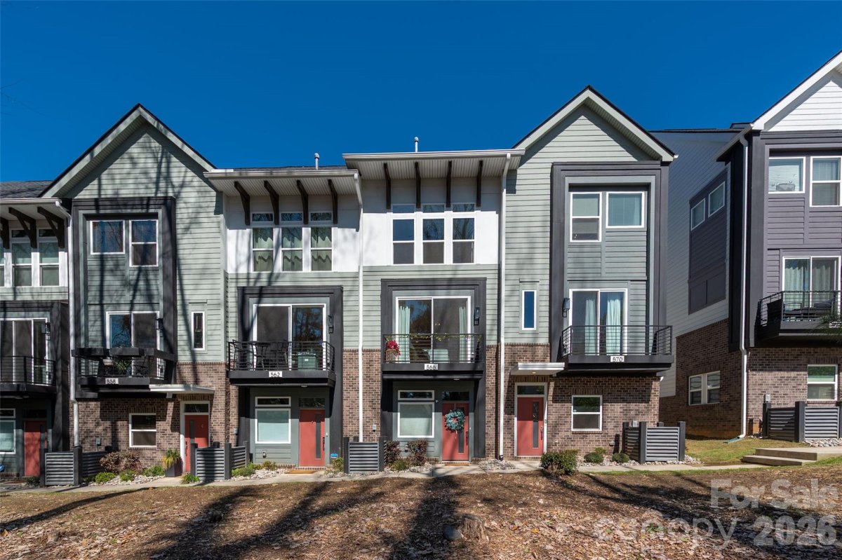 566 West End Drive
