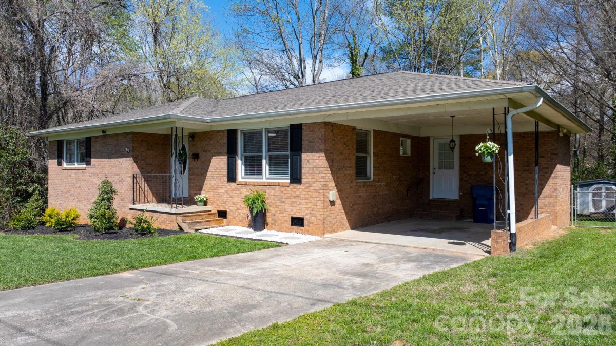 307 W Park Drive