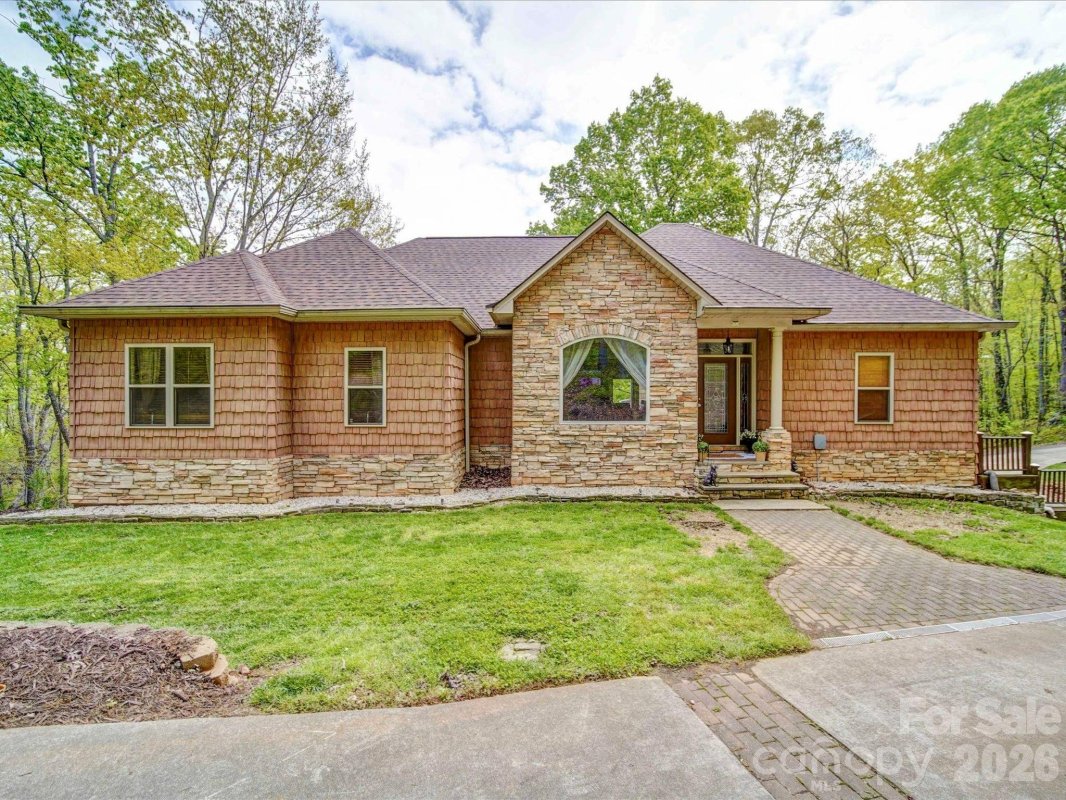 135 Boulder Ridge Drive