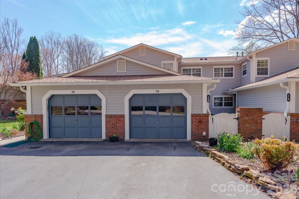 116 Lakeview Court
