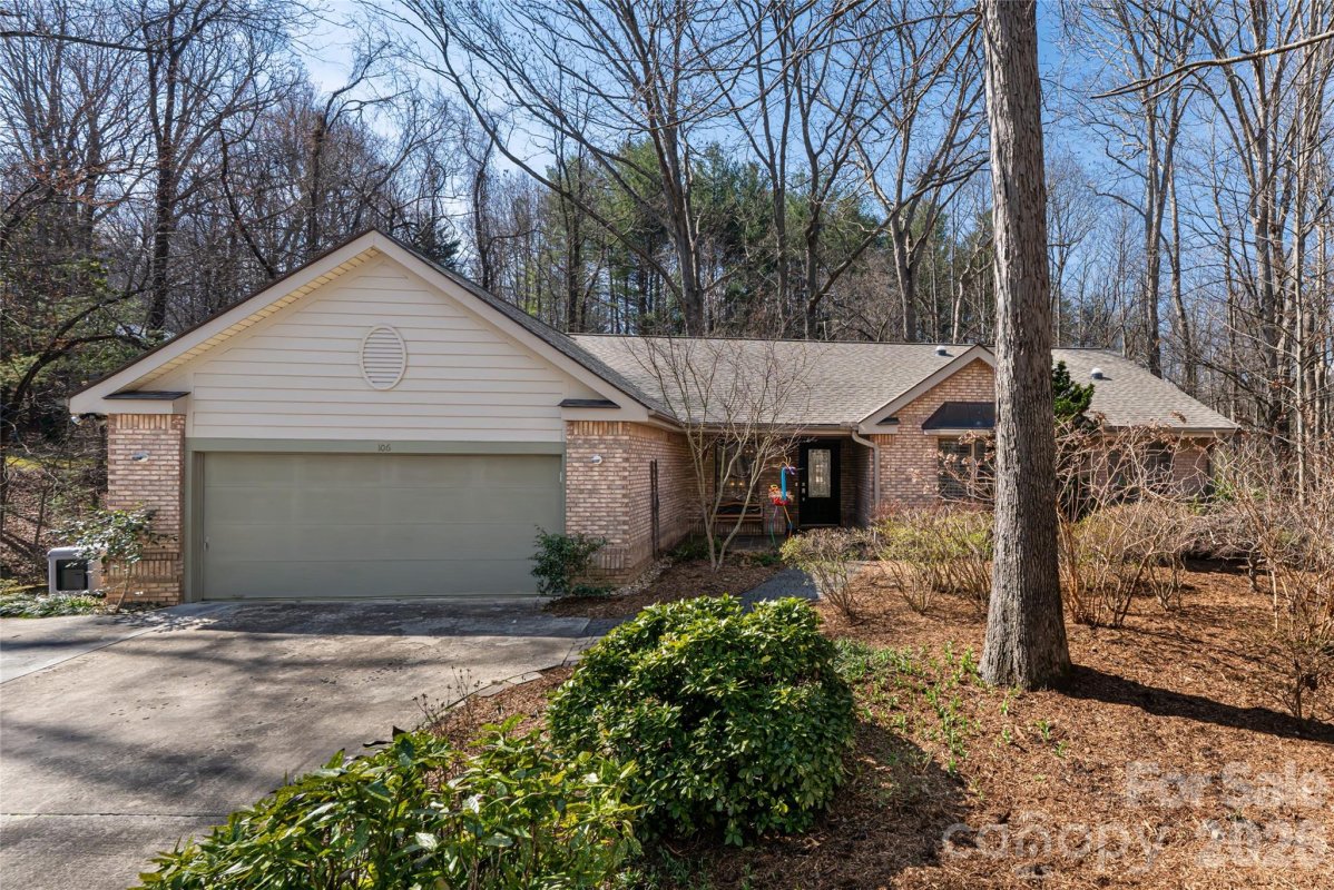 106 Oak Hollow Court