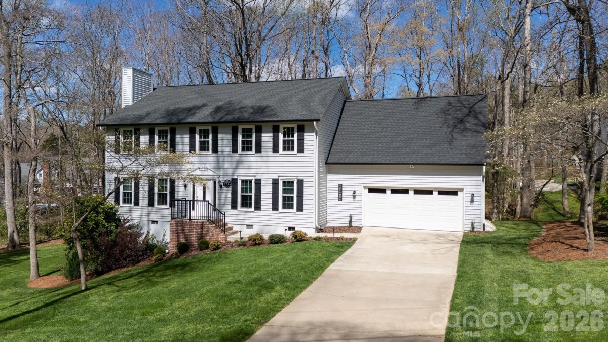 2736 Tiffany Drive