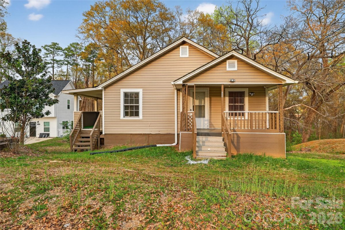 1028 East Drive