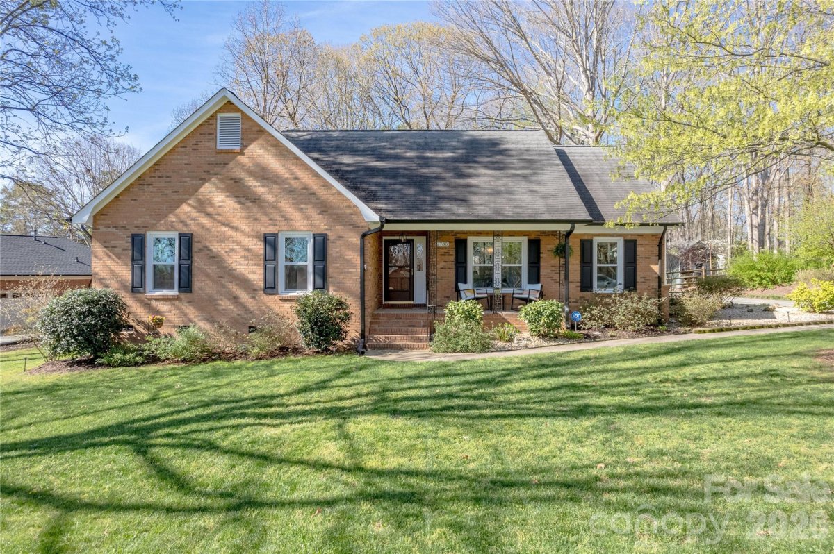 2735 Bent Oak Drive
