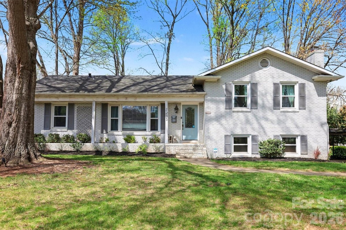 2233 Stonewood Drive