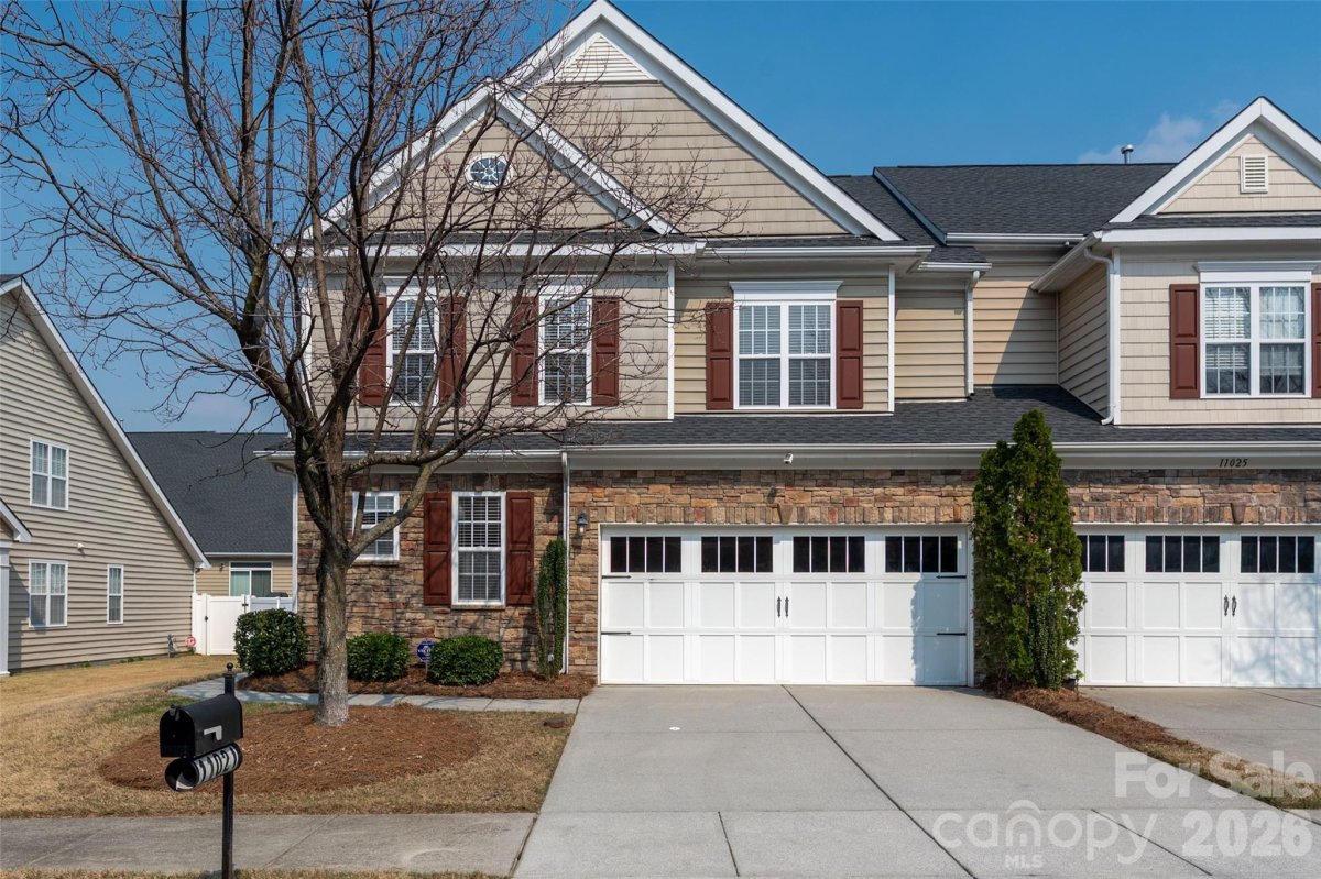 11021 Lucky Horseshoe Lane