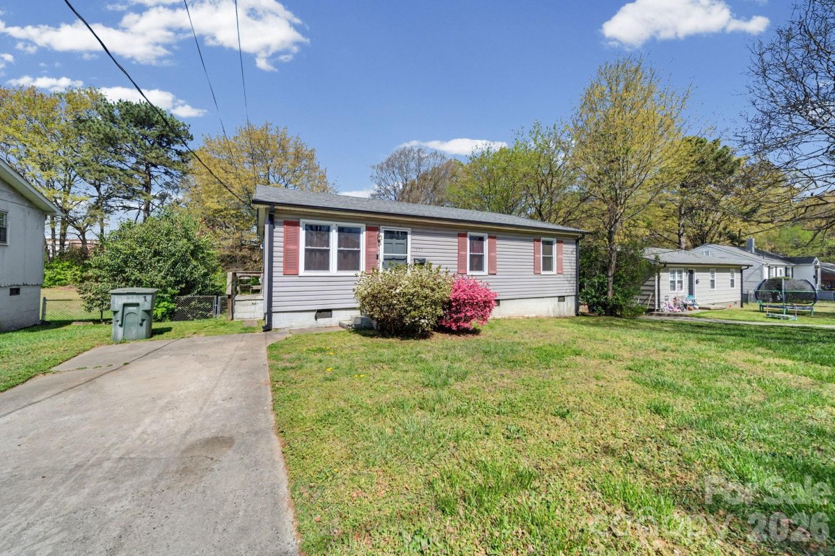 1332 Poston Circle