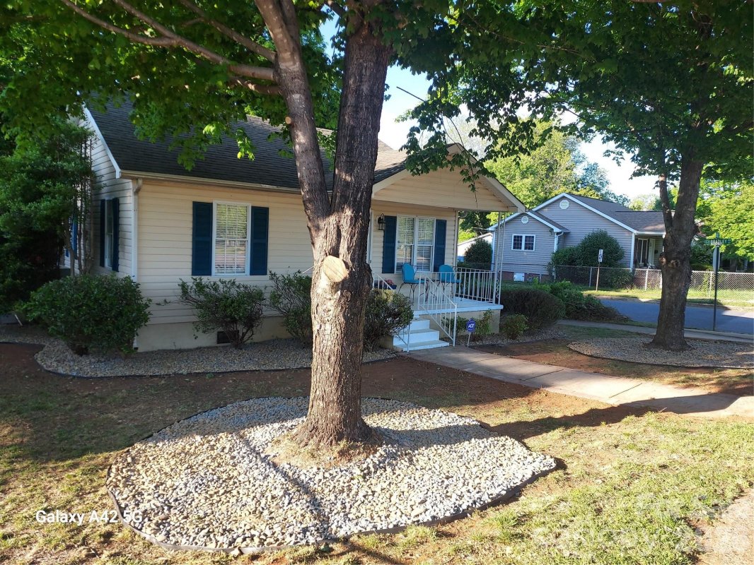 1263 Eden Terrace