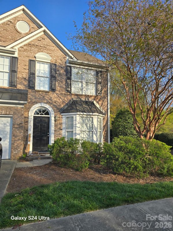 508 Turning Leaf Way