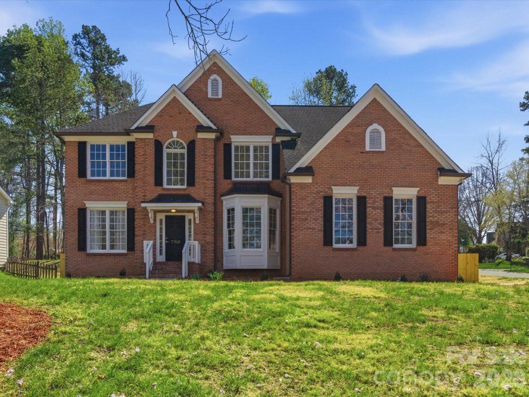 7702 Harrington Woods Road