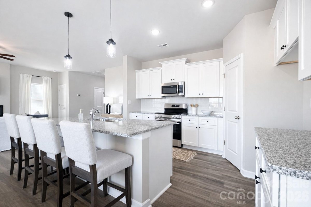 206 Roxanna Court