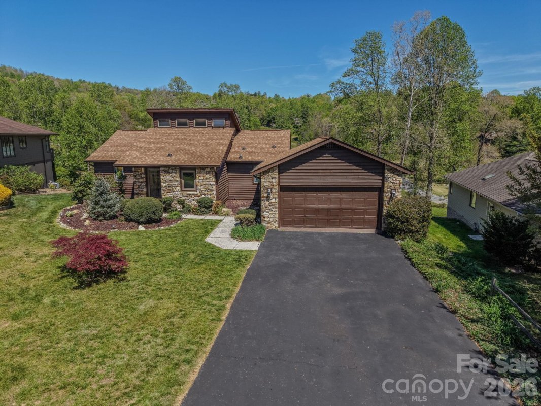 3104 Cove Loop Road