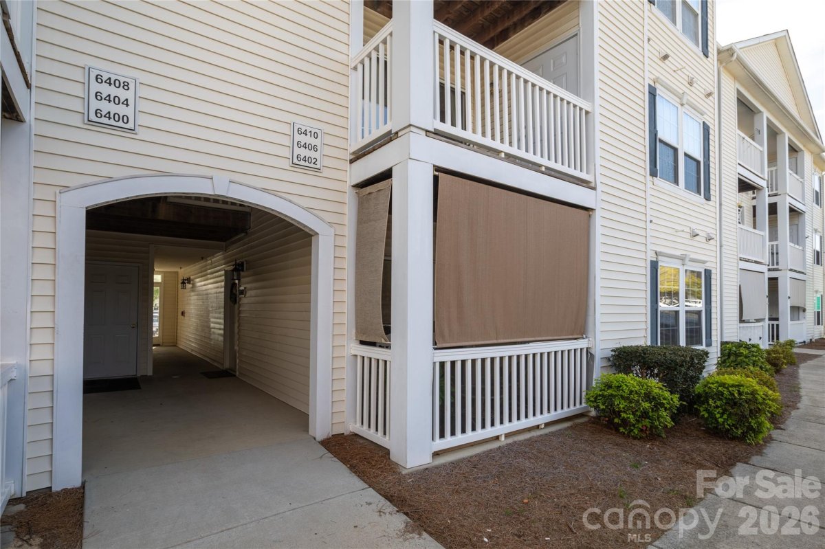 6402 Kee Lane