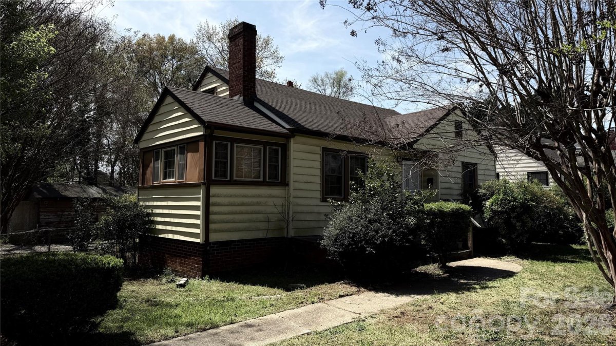 3101 Dogwood Avenue