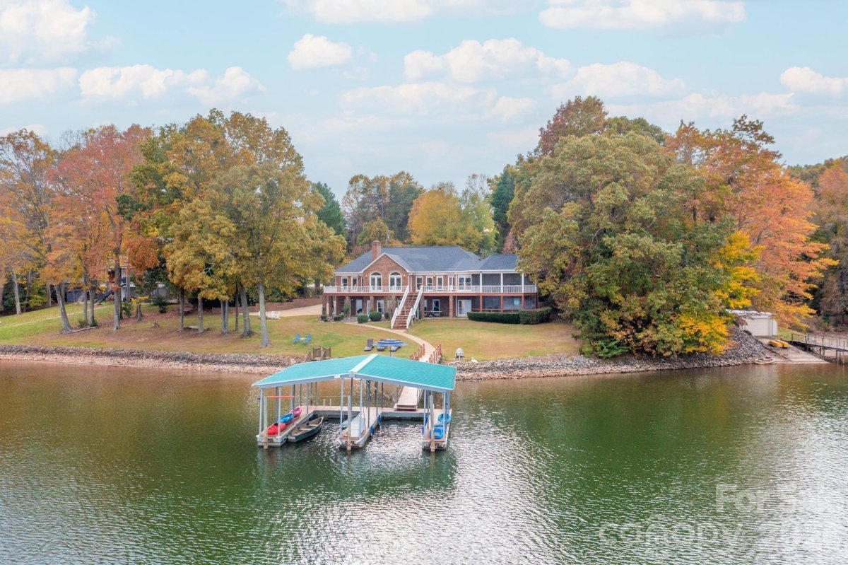 185 Willow Point Road