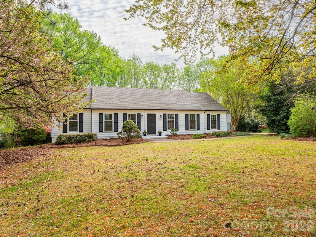 9012 Waggoneer Circle