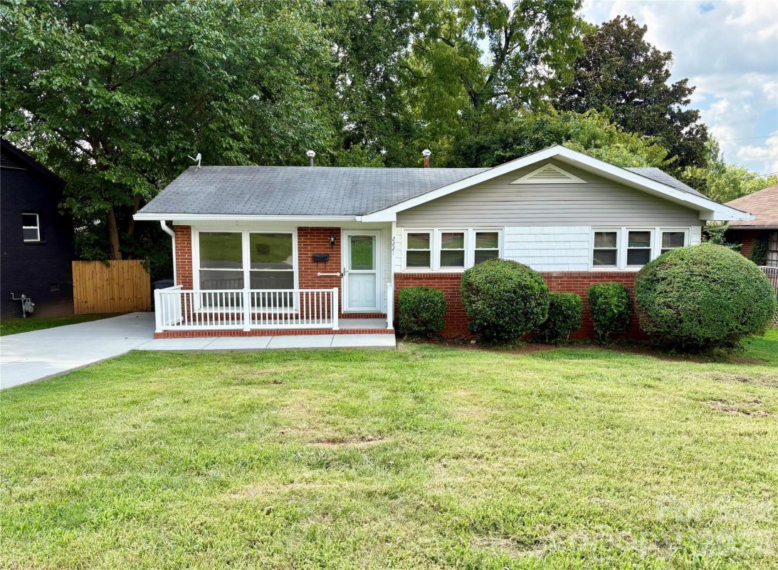 2221 Ludlow Drive