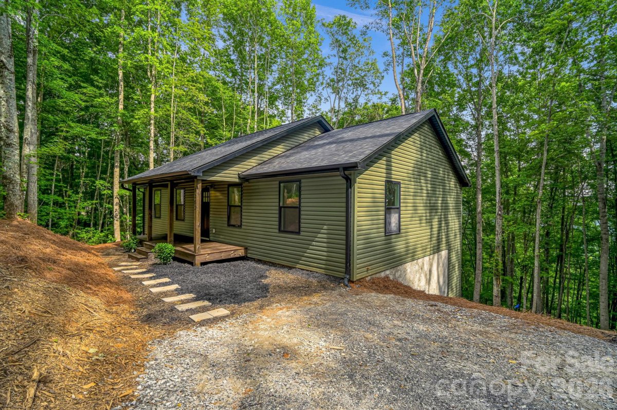 1282 Old Country Road