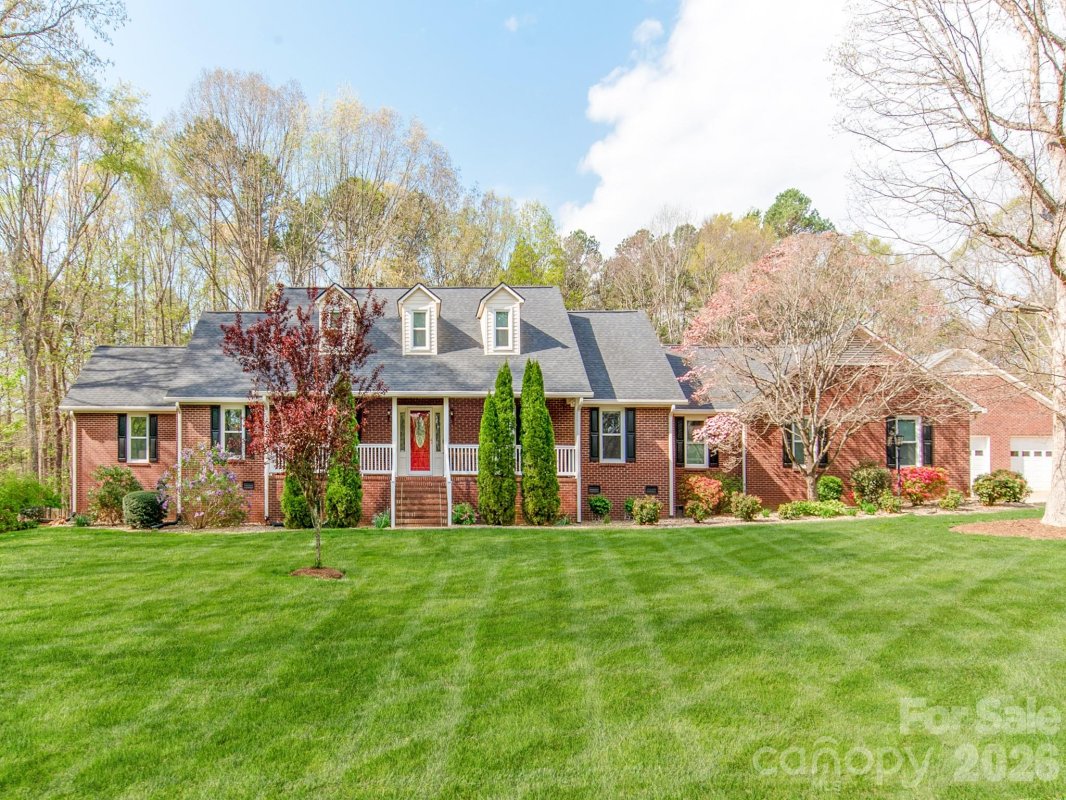170 Dove Lane