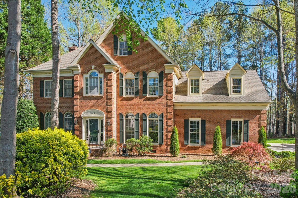 152 Lockerbie Lane
