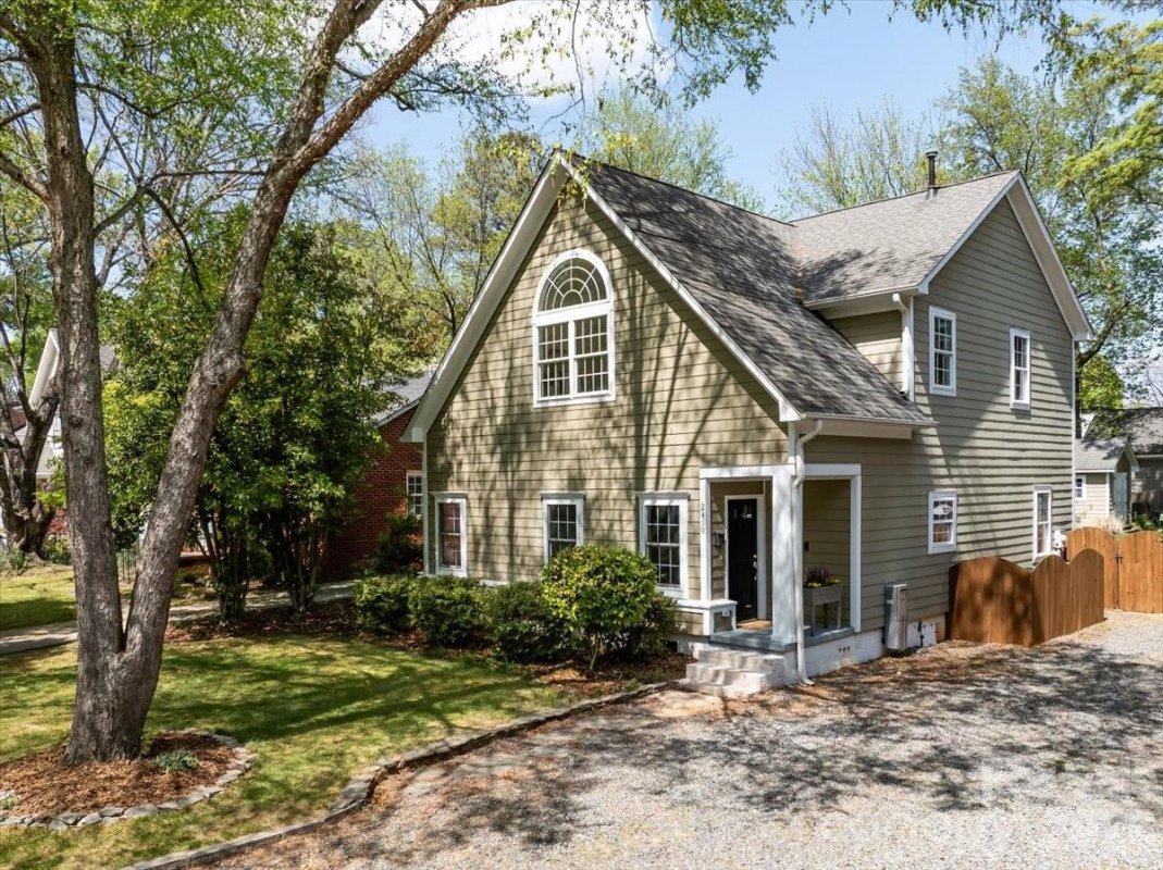 2419 Chesterfield Avenue